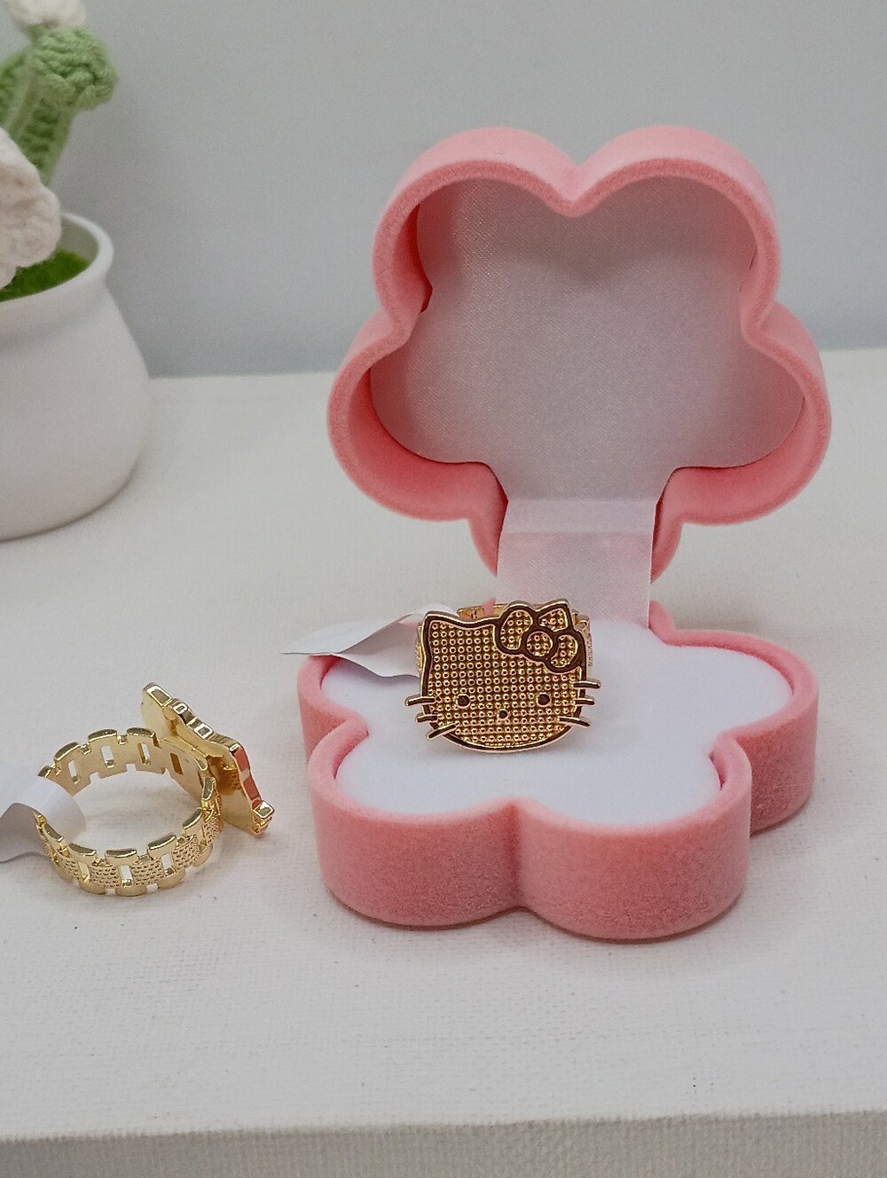Goldplated Hello Kitty Face Ring